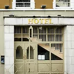 Отель Portobello 2*